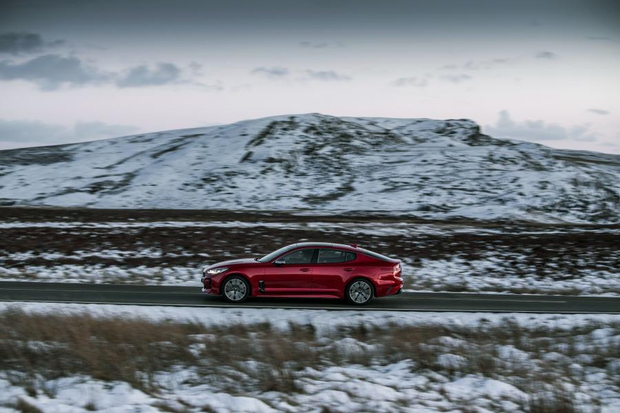  Kia Stinger GT-Line S (CK) 2017 года  (UK) (фото 7 из 41)
